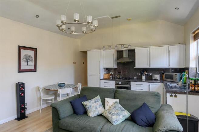 KITCHEN LIVING