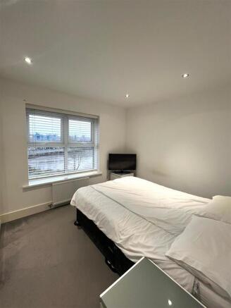 bed2.jpg