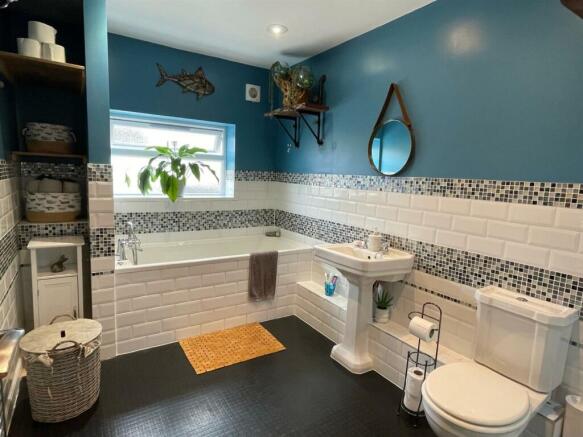 Bathroom.jpg