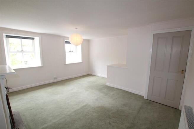 3 bed Terraced to rent Image 6