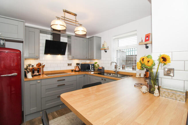 Kitchen/Breakfast...