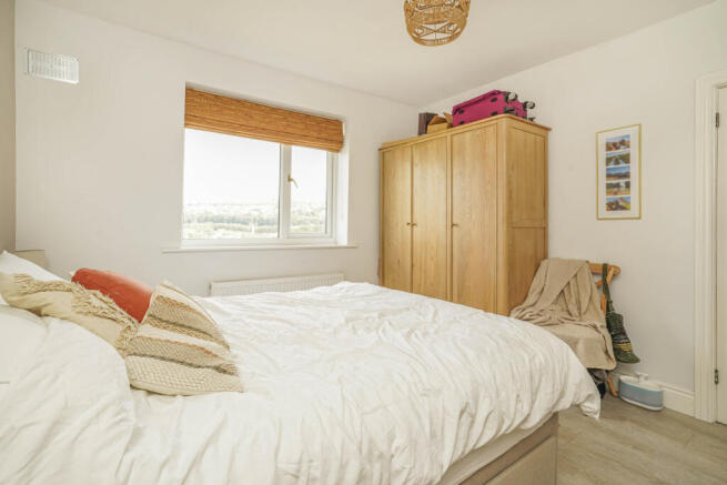 3 bed Semi-Detached for sale Image 10