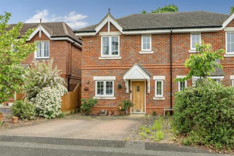 Farnesdown Drive Wokingham, Berkshire, RG41 1LD