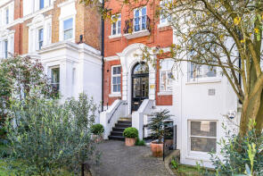 7a, 6 8 St Nicholas Mansions, Trinity Crescent, London SW17 7AF