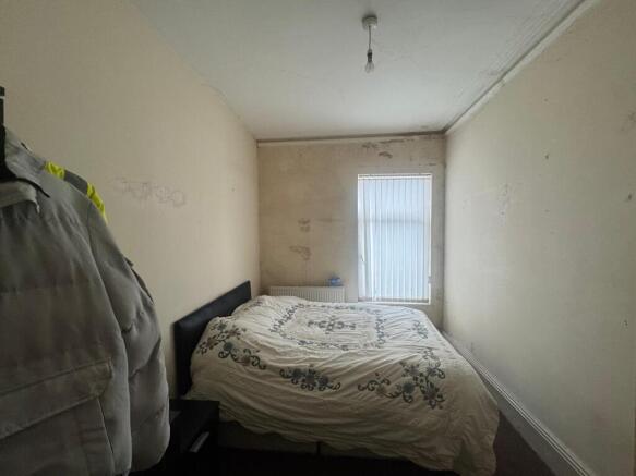 2 bed Flat for sale Image 8