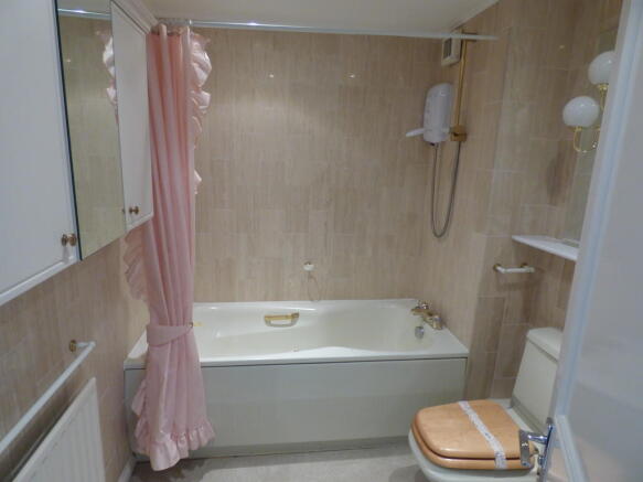 En Suite Bathroom...
