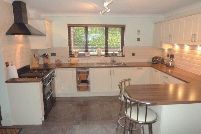 kitchen/breakfast