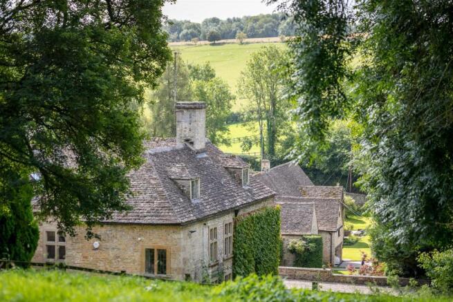 59 - Bagendon Manor - GL7 7DU - L Web.jpg
