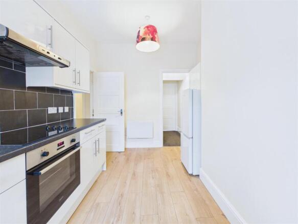 2 bed Duplex to rent Image 5