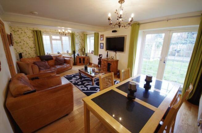 Living/dining room