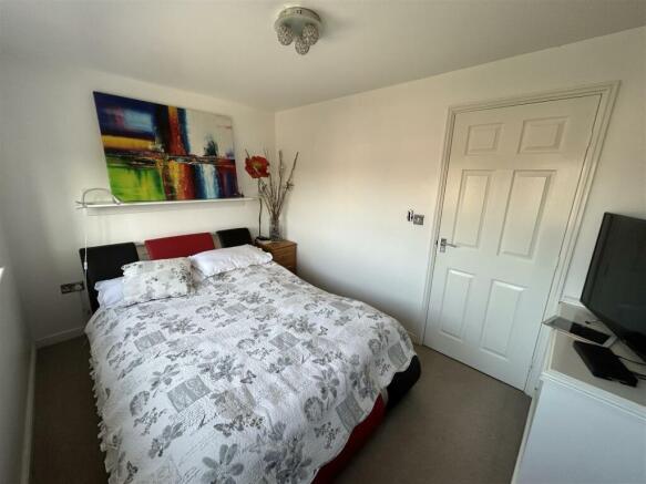 bed 1.jpg