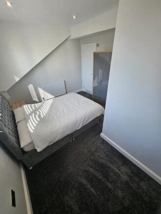 1 bed House Share to rent Image 9