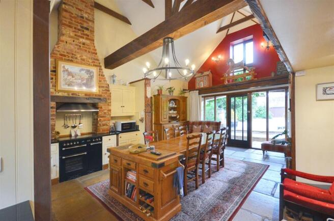 Kitchen/Dining Room