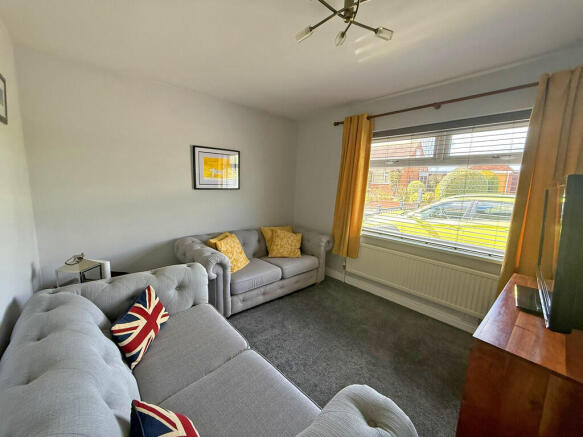 4 bed Detached Bungalow for sale Image 5