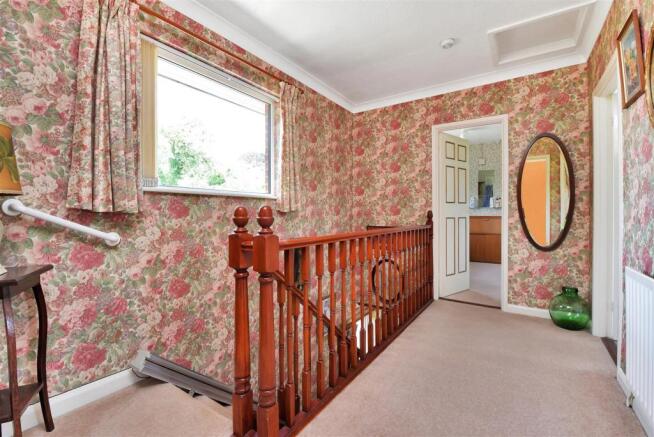 GALLERIED LANDING