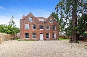 Flat 4, Wickham House, Cressex Road, High Wycombe HP12 4FY
