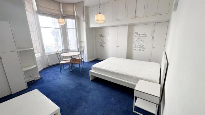 3_FLAT 4 94 CORNWALL GARDENS.jpg