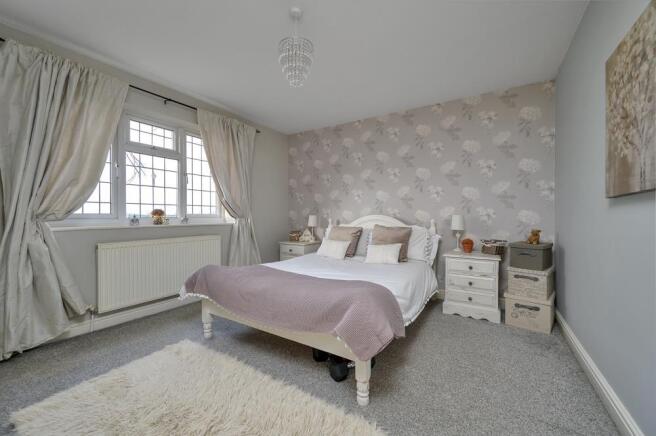 BEDROOM 2