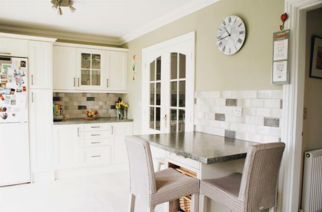 Kitchen 3.jpeg