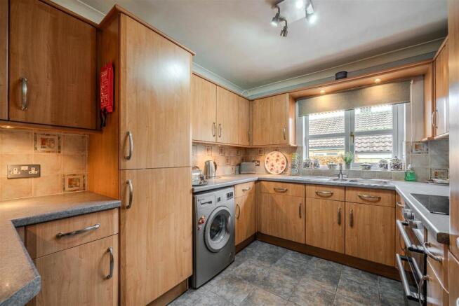 3 bed Bungalow for sale Image 8