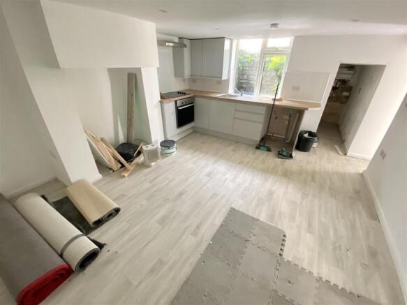 2 bed House for sale Image 12