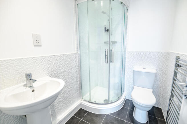 2 bed Apartment for sale Image 8