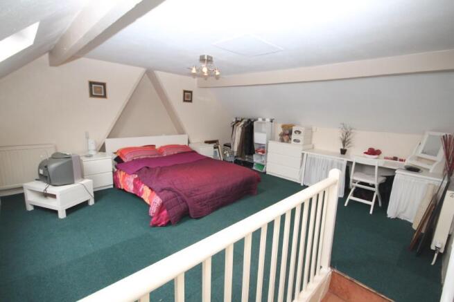 ATTIC ROOM/ BED 4