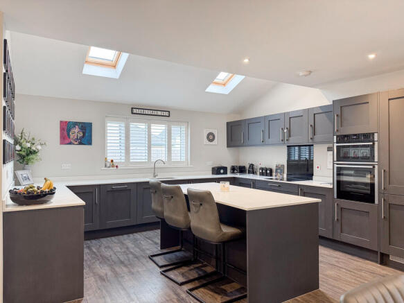 Hart avenue kitch...