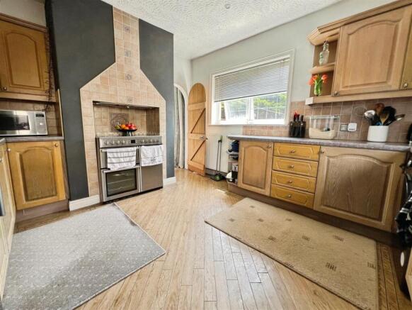3 bed Detached Bungalow for sale Image 7