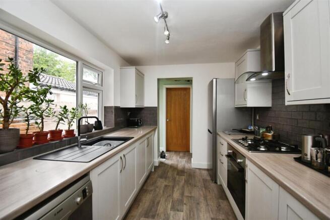 3 bed Terraced for sale Image 7