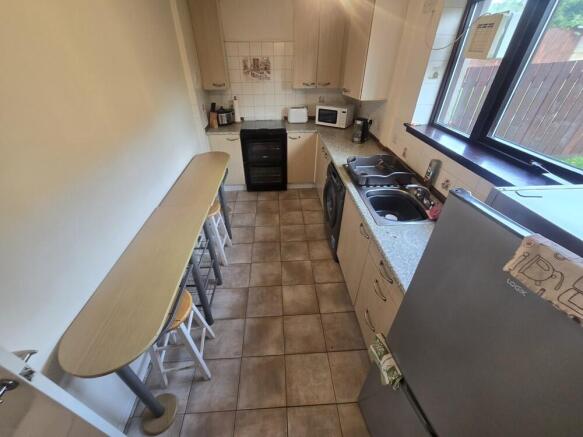 Kitchen/breakfast bar (SPS)