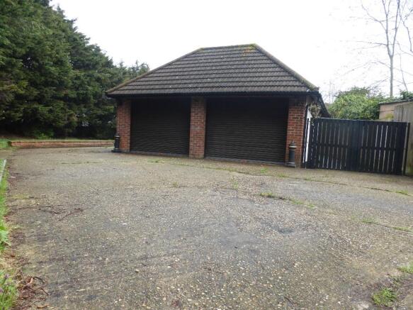 DOUBLE GARAGE
