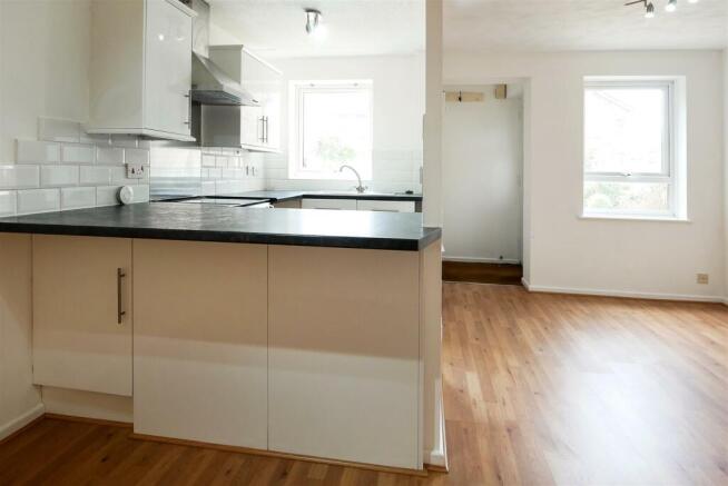Kitchen 2.jpg