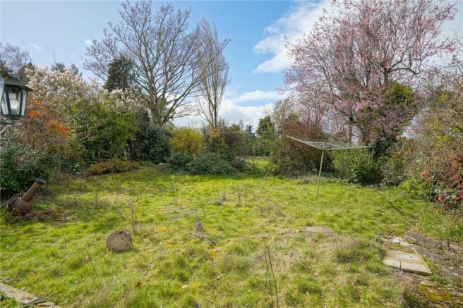 4 bed Bungalow for sale Image 8