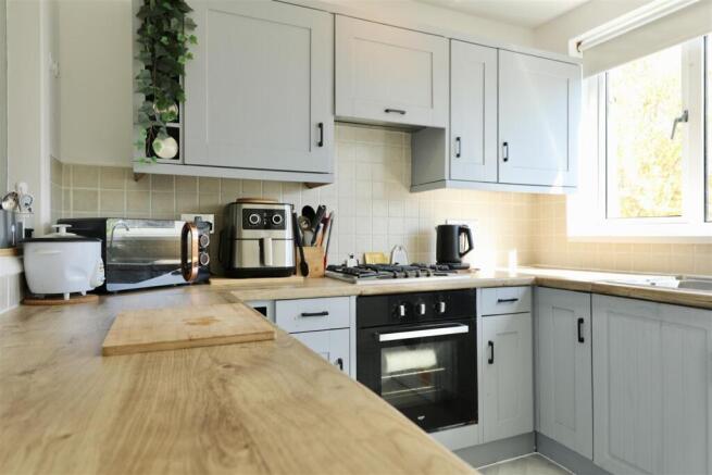 2 bed Terraced for sale Image 11