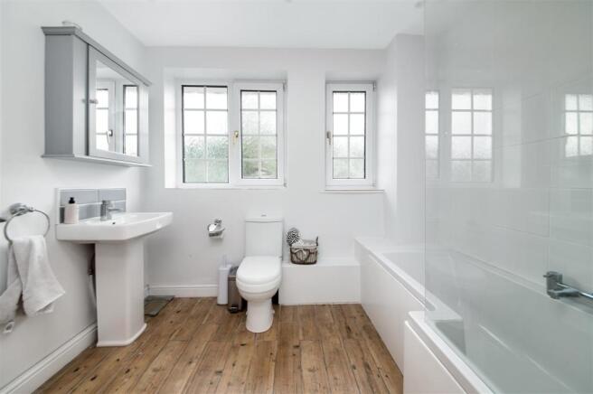 HOUSE BATHROOM (9 0  X 6 9 )