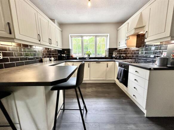 3 bed Detached Bungalow for sale Image 9