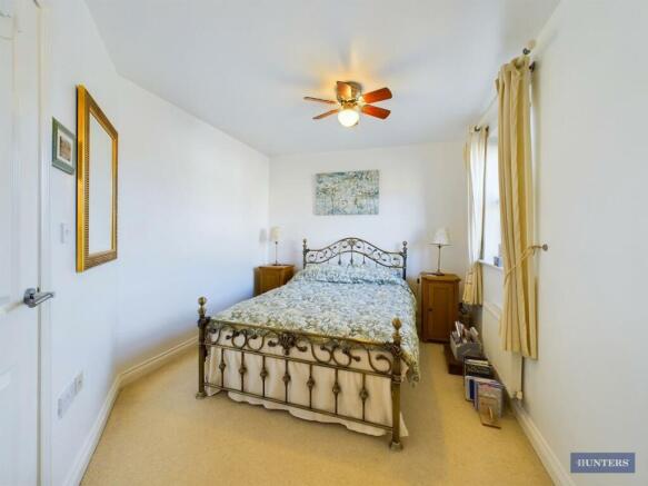 3 bed Terraced for sale Image 7