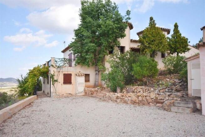 Photo 1