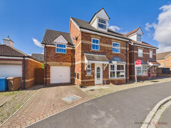 4 Bedroom Detached House - For Sale