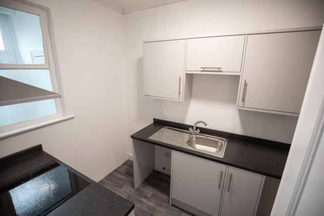 3 bed Terraced to rent Image 5