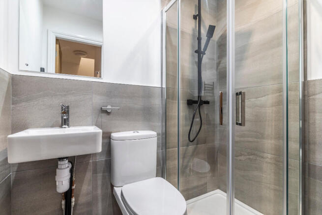 5 bed Terraced to rent Image 12