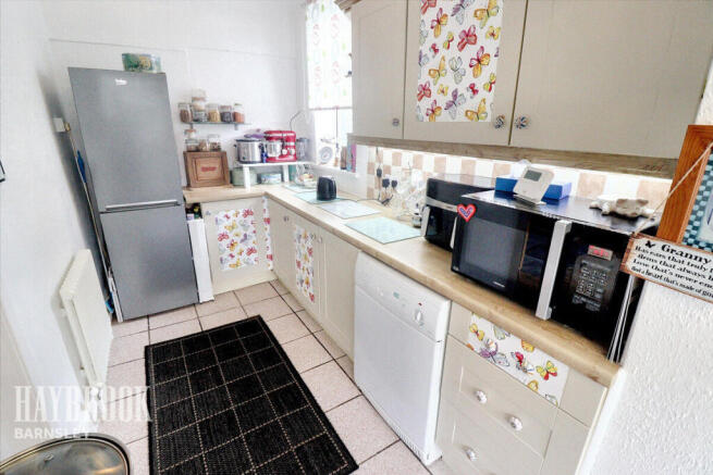 3 bed Semi-Detached for sale Image 8
