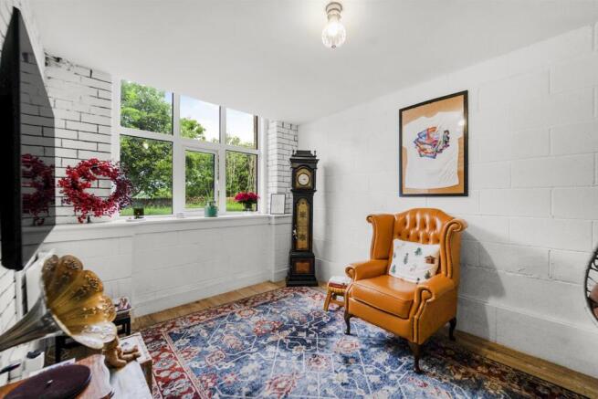 4 bed Town House for sale Image 9