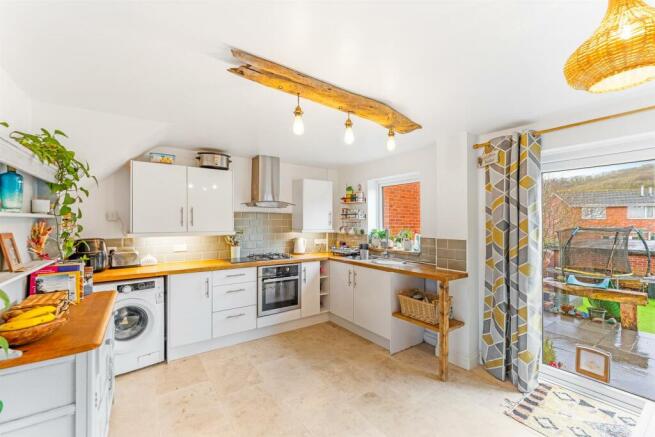 kitchen 2.jpg