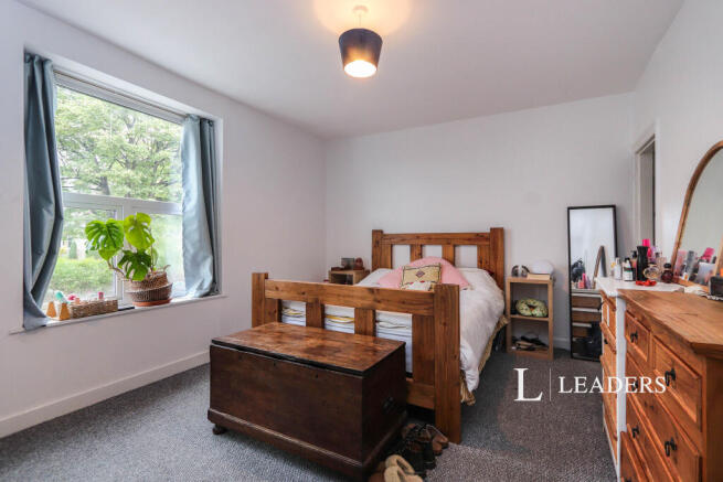 3 bed House to rent Image 5