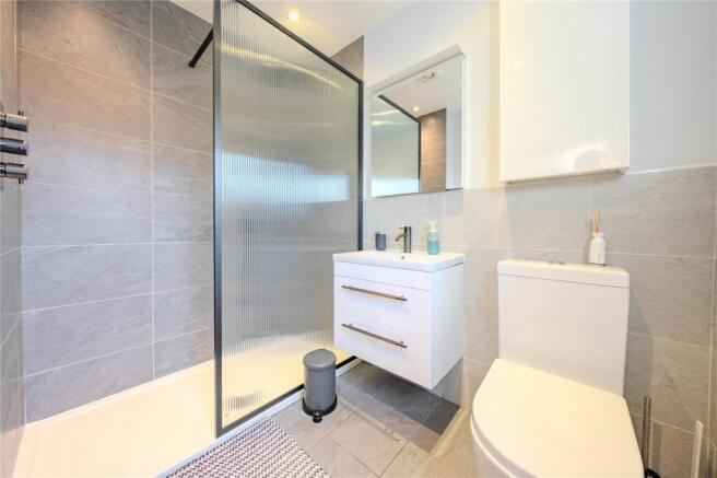 5 bed Detached for sale Image 7