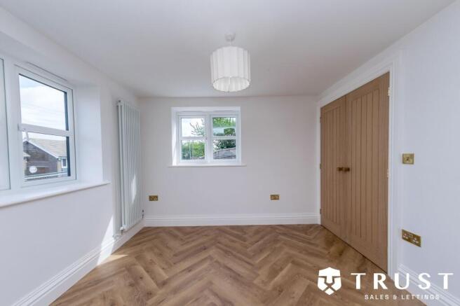 4 bed Detached for sale Image 10