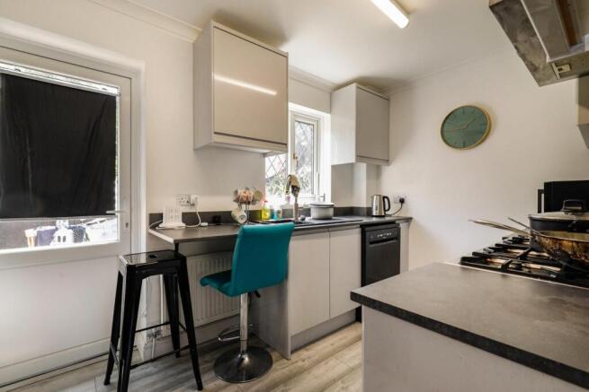 2 bed Semi-Detached for sale Image 5