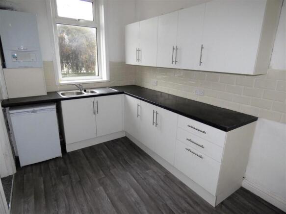 kitchen 2.jpg
